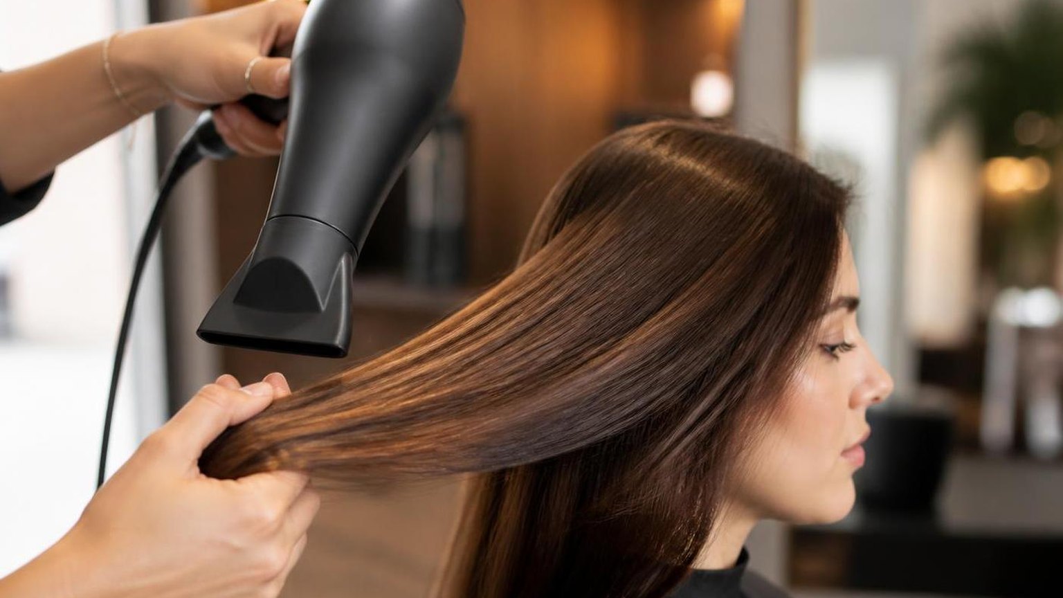 How long a blow dry should actually take — shown step by step in this guide