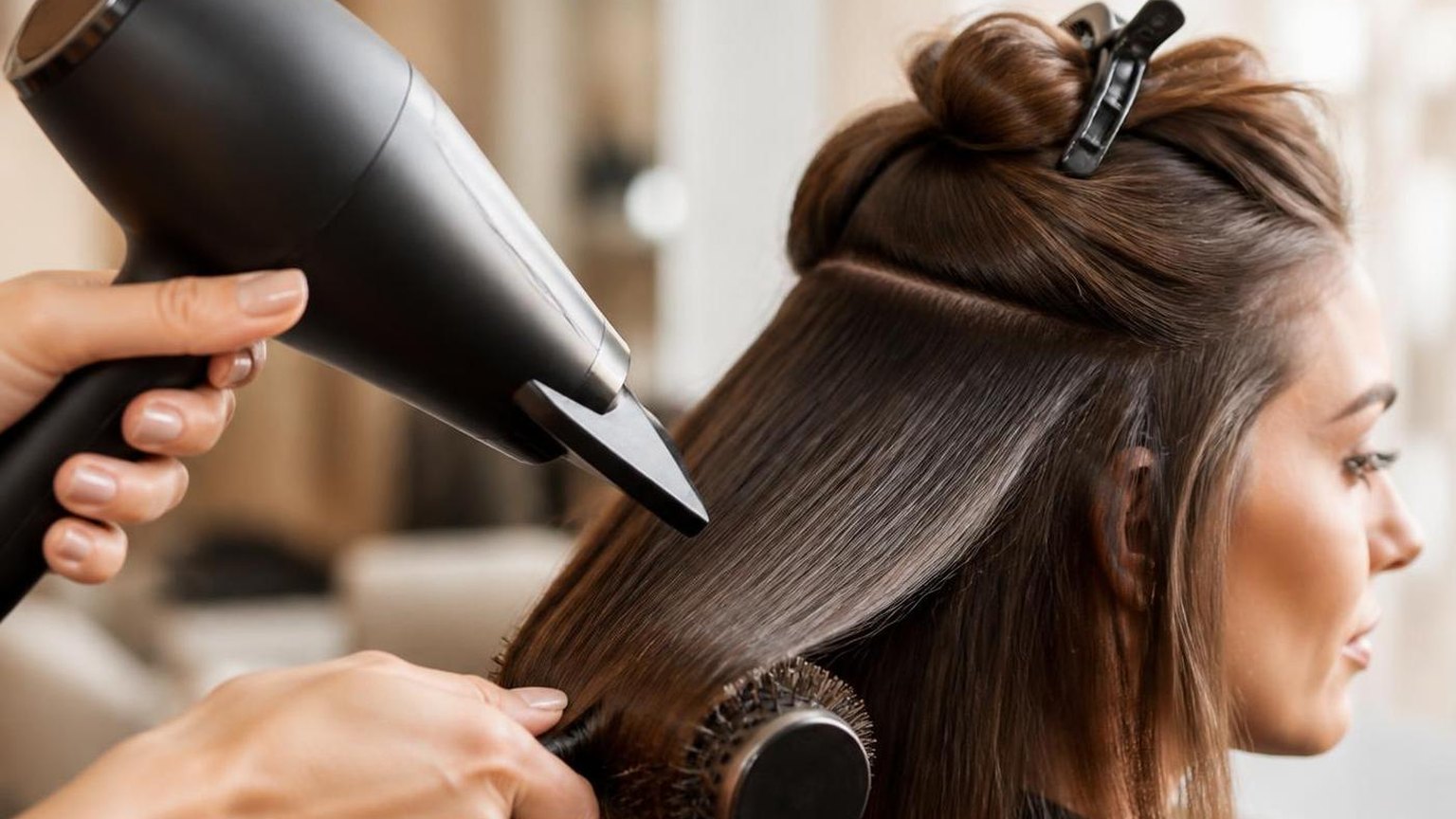 Safe heat settings for a blow dry, by hair type — shown step by step in this guide
